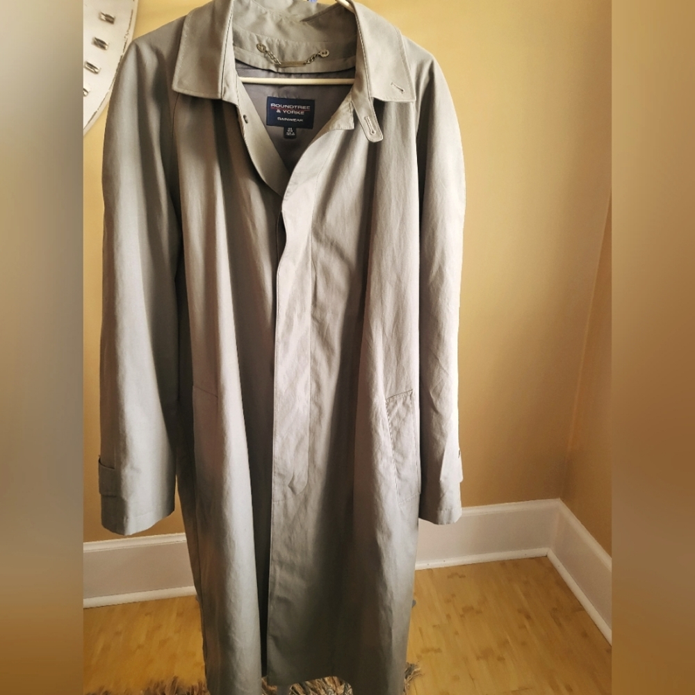 Roundtree and Yorke Rainwear Tan Men's Long Jacket 44 Reg